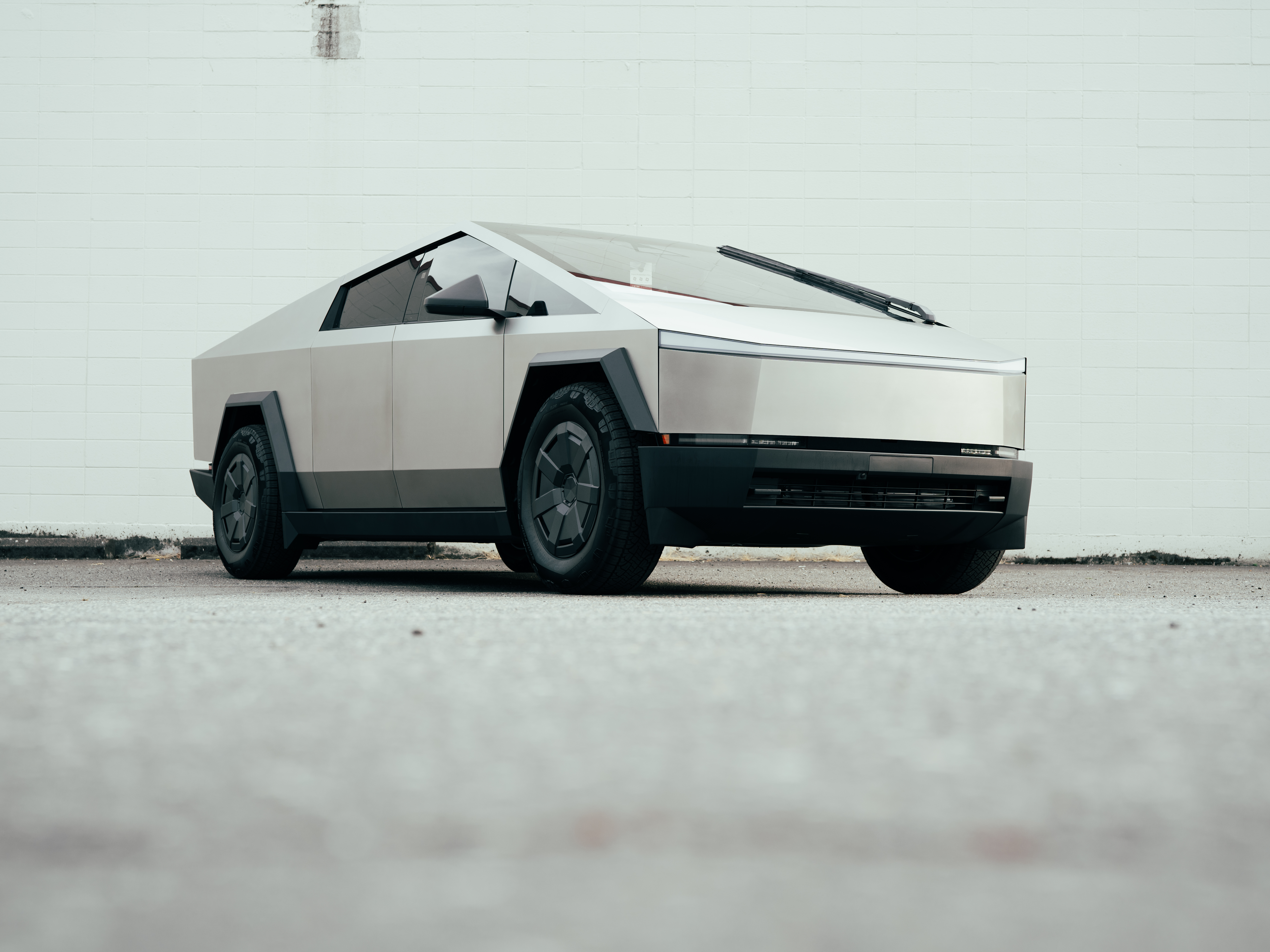 Tesla Cybertruck in STEK DYNOmatte by SeaWraps