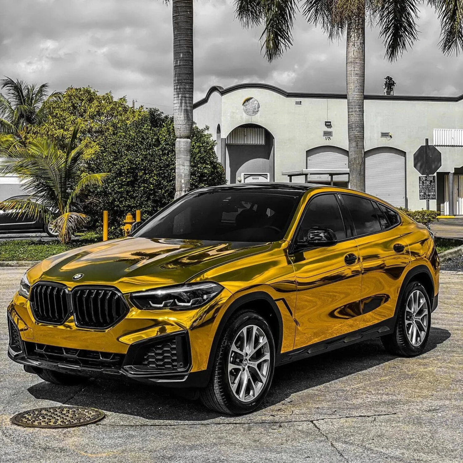 BMW X6 in TeckWrap Yellow Gold mirror chrome