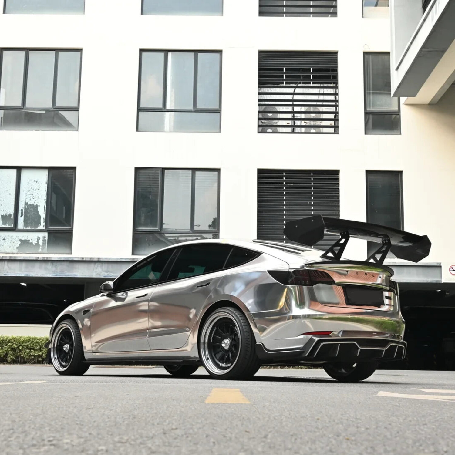 Mirror Chrome & Reflective Cast Chrome